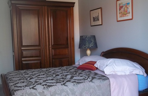 Cugnaux Bed & Breakfast | CHAMBRE D'HOTE DE LUXE private heated pool shower room and terrace garden