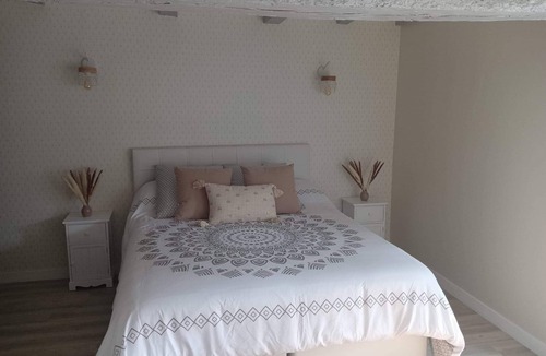 Lanvallay Bed & Breakfast | Chambre D'hote Familiale de la Maison Bleue