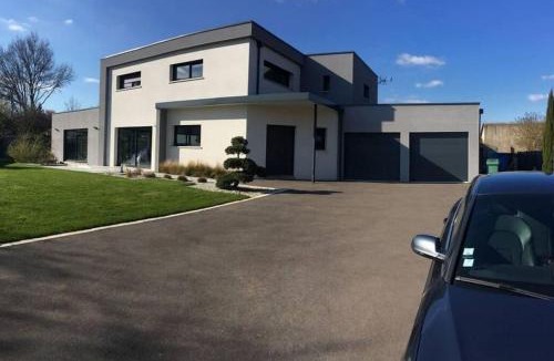 Etival-les-le-Mans Bed & Breakfast | chambre d'hote dans villa avec piscine