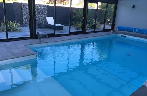 Etival-les-le-Mans Bed & Breakfast | chambre d'hote dans villa avec piscine