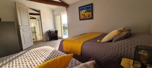 Vendeuvre-du-Poitou Bed & Breakfast | Chambre d'Hote Familiale