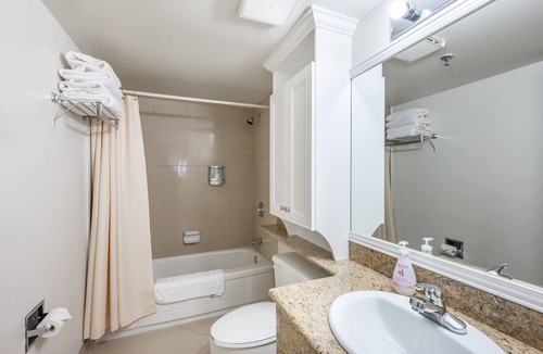 Saint-Sauveur Hotel | Chambre d'hotel le Cadillac 2 lits queen