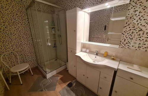 Choloy-Menillot Bed & Breakfast | Chambre D'Hotes Les Glycines