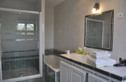 Charols House | Chambre d'hotes l'Olive