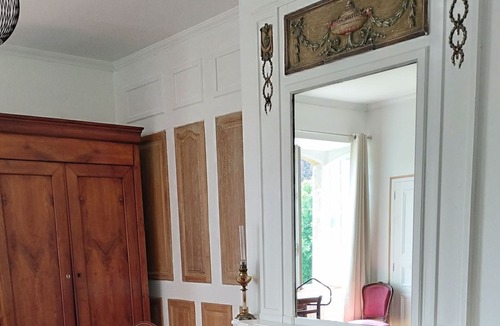 La Bazouge-du-Desert Bed & Breakfast | Chambre Dans Maison de Maître