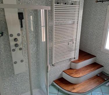 La Ville-du-Bois Bed & Breakfast | Chambre dans maison paisible