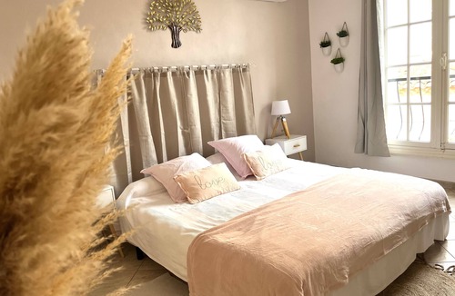 Lezignan-la-Cebe Bed & Breakfast | Chambre Dans un Petit Coin de Verdure