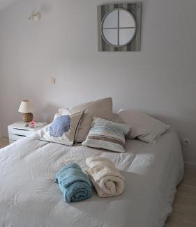Saint-Andre-de-la-Marche House | Chambre dans un cadre bucolique avec petit-déjeuner