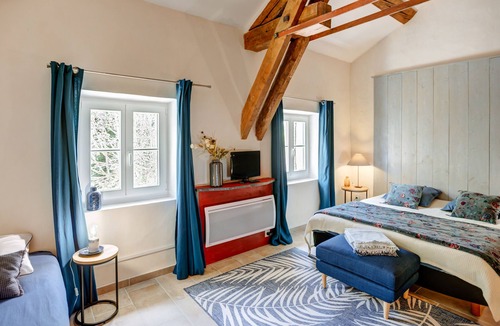 Pont-Saint-Esprit House | Chambre de d'hôtes des platanes Provence Occitane