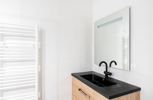Arx Bed & Breakfast | "Chambre de Laluby" Room with Jacuzzi and Air Conditioning
