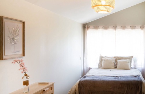 Arx Bed & Breakfast | "Chambre de Laluby" Room with Jacuzzi and Air Conditioning