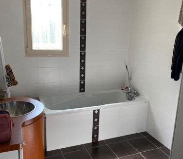 Uzerche House | Chambre de maison de campagne