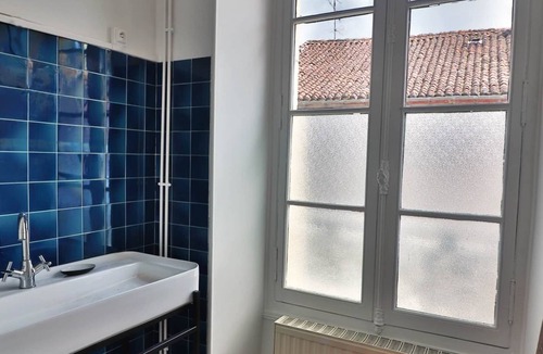 Montbron House | Chambre des curiosités - shared bathroom