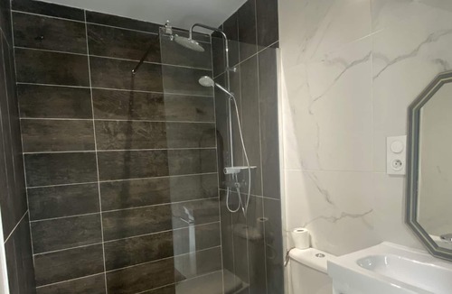 Allassac Bed & Breakfast | Chambre Dhôte Moderne et Tendance