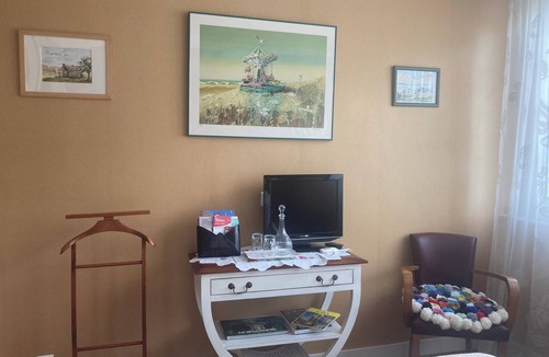 Lisieux Apartment | Chambre Dhôtes Dans Appartement Élégant Centre Ville Dans un Square