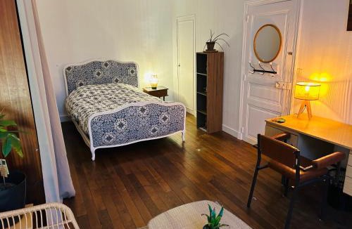 Saint-Maixent-l'Ecole House | Chambre double au 1 er étage