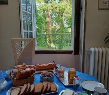 Vatan Bed & Breakfast | Chambre double au château de Villechauvon