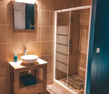 Cognac House | chambre double avec salle de bain privative