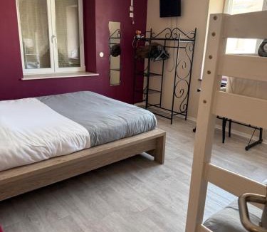 Toul House | Chambre Double et Lits Superposés