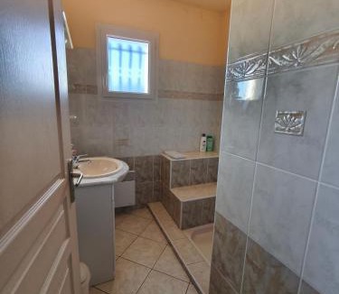 Millas House | Chambre double lumineuse