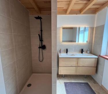 Fenols House | Chambre du vieux bourg