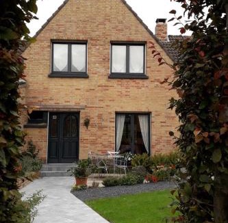 Saint-Pierre-Brouck Bed & Breakfast | Chambre familiale A la Belle Etoile