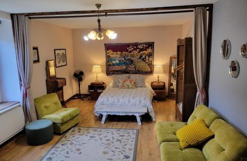 Treignac Apartment | Chambre Familiale