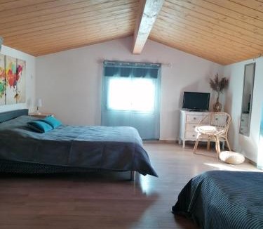 Saillans Bed & Breakfast | Chambre familiale "le pêcher"