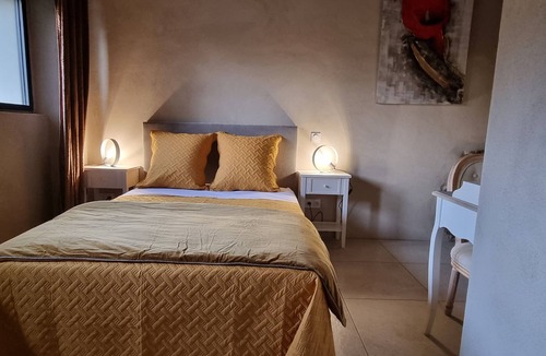 Porri Bed & Breakfast | CHAMBRE FANNY PANORAMIC SEA AND MOUNTAIN VIEW