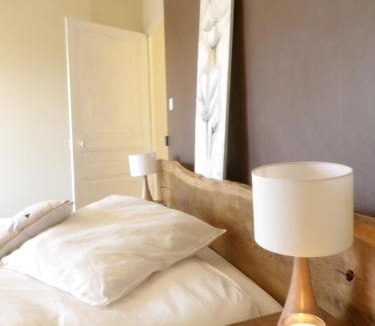 Grandvelle-et-le-Perrenot House | Chambre calme Aux Iris