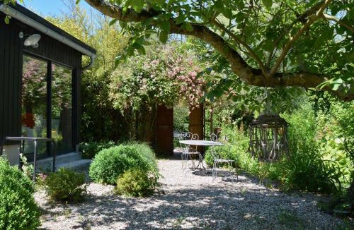 La Madelaine-sous-Montreuil House | Chambres d'hôtes, Gîtes La Petite Madeleine