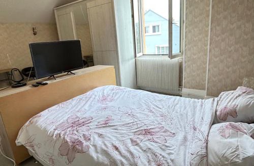 Montceau-les-Mines House | Chambre