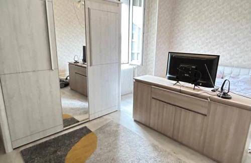 Montceau-les-Mines House | Chambre