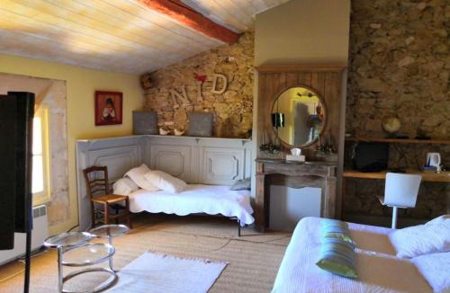 Saint-Andre-de-Roquelongue House | Chambre d'Hôtes au Domaine du Soleil Couchant
