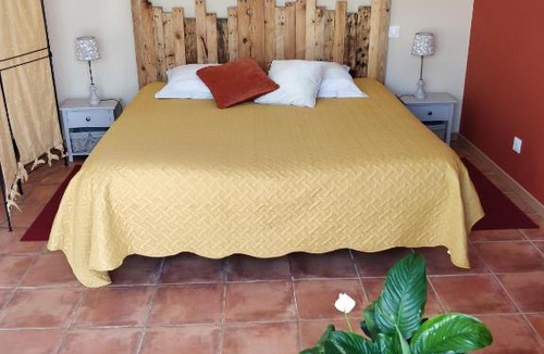Saint-Andre-de-Roquelongue Bed & Breakfast | Chambre d'hôtes La Romaine