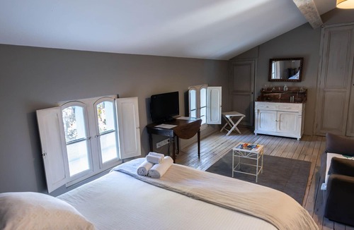 Saint-Genis House | Chambres Dhôtes du Castell de Blés