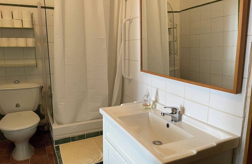 Saint-Hippolyte-du-Fort Bed & Breakfast | Chambre Nicolas, cool in summer, warm in winter