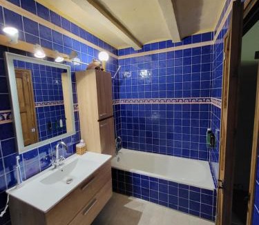 Saint-Laurent-de-Cerdans Bed & Breakfast | chambre ciel et terre et chambre terrasse