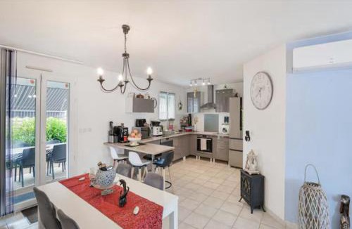 Saint-Medard-de-Guizieres Bed & Breakfast | Chambre zen