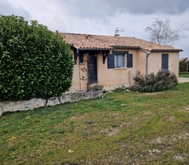 Saint-Martial-de-Valette Bed & Breakfast | Chambre d'hôtes