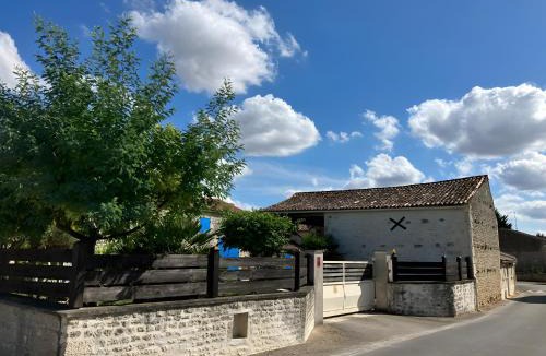 Saint-Martin-de-Fraigneau Bed & Breakfast | Chambres D'hôtes Chez Jacques