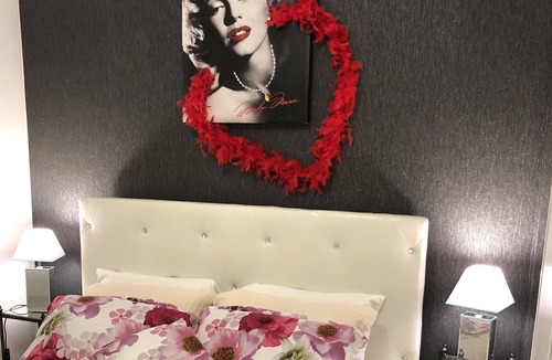 Saint-Privat-des-Vieux Bed & Breakfast | Chambre et Table D'hôtes - Loge Marilyn