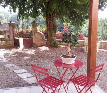 Mirecourt Bed & Breakfast | Chambre Hôte Maison de Campagne Sainte Barbe