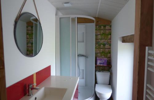 La Roche-sur-Yon House | Chambre hibiscus