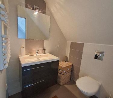 Mathieu Bed & Breakfast | Chambre Hugues entre Caen et la mer avec piscine
