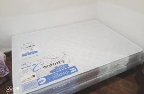 Saint-Laurent-de-Neste Apartment | Chambre indépendante