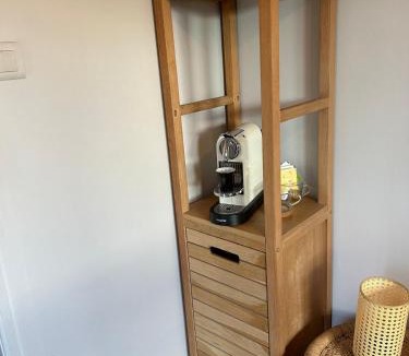 Villeneuve-les-Avignon Apartment | Chambre indépendante Les Chênes