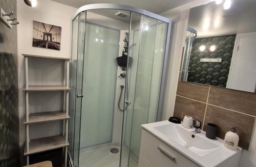 Sainte-Mere-Eglise House | Chambre indépendante chez l’habitant