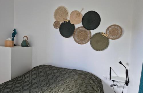 Bouguenais Bed & Breakfast | Chambre indépendante avec terrasse extérieure proche aéroport et Nantes centre