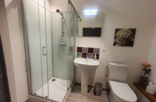 Marboz Apartment | chambre indépendante